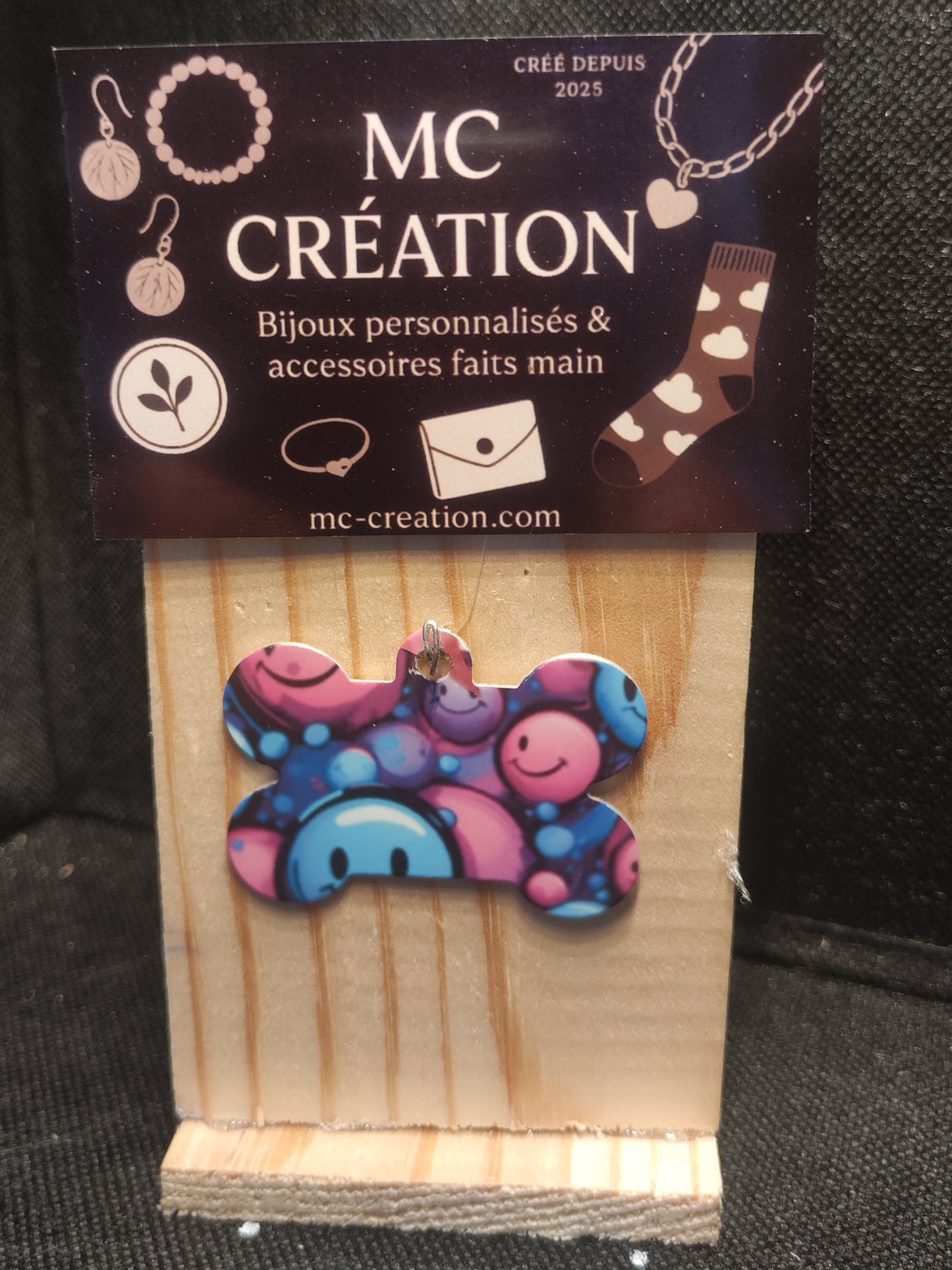 médaille métal chien smile