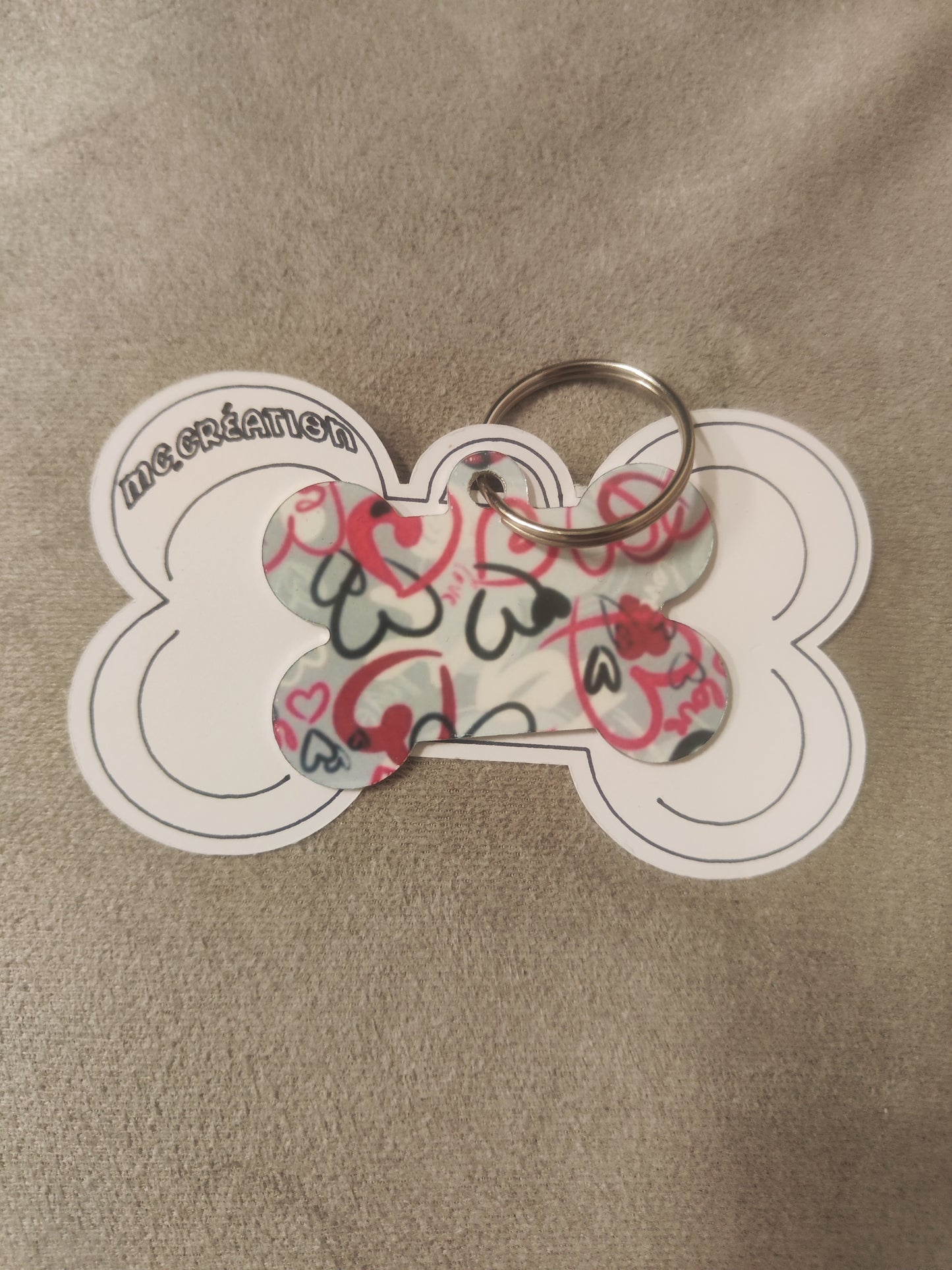 médaille métal chien coeur inversé