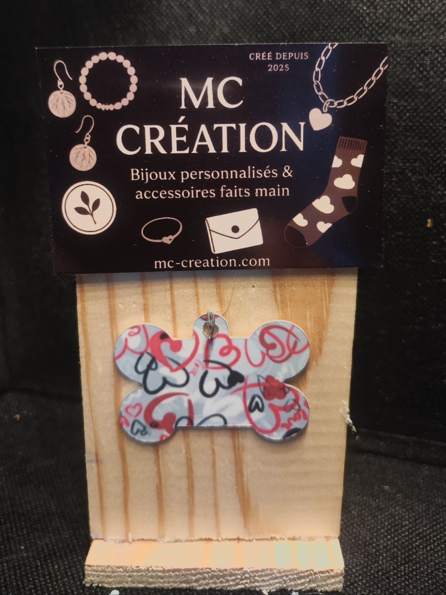 médaille métal chien coeur inversé