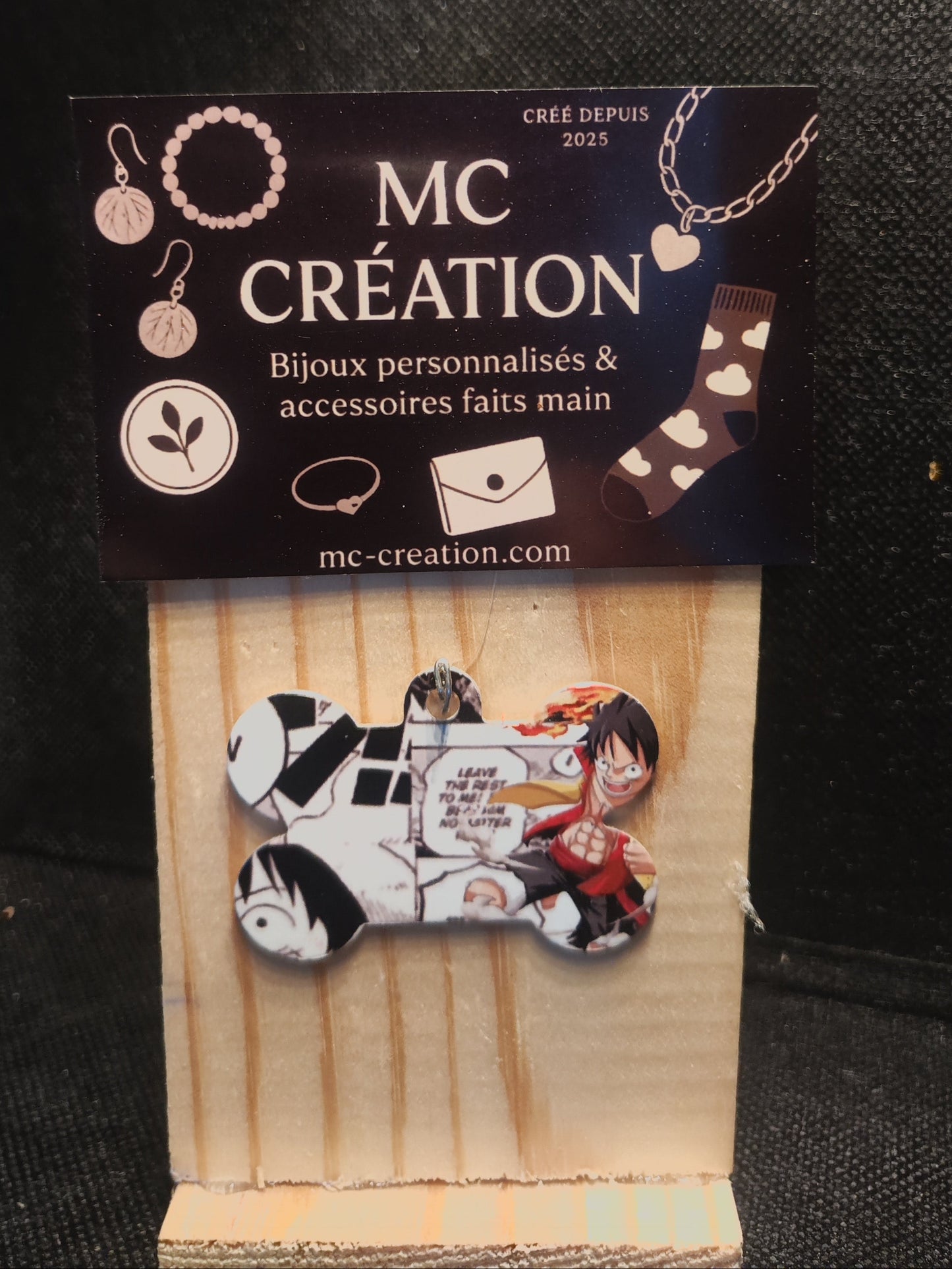 médaille métal chien manga