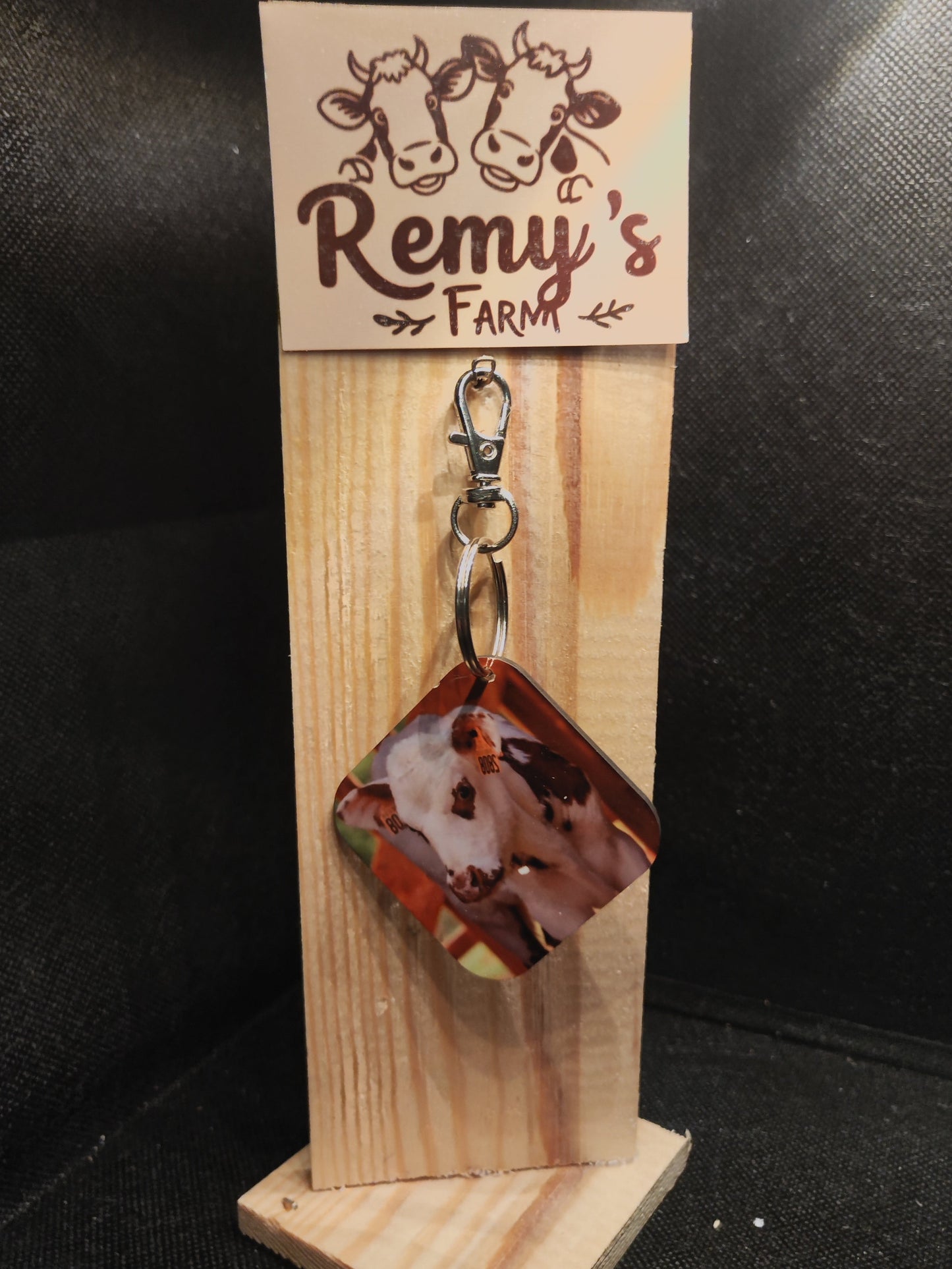 Porte-clé en bois carré avec une vache 🐄✨🔑