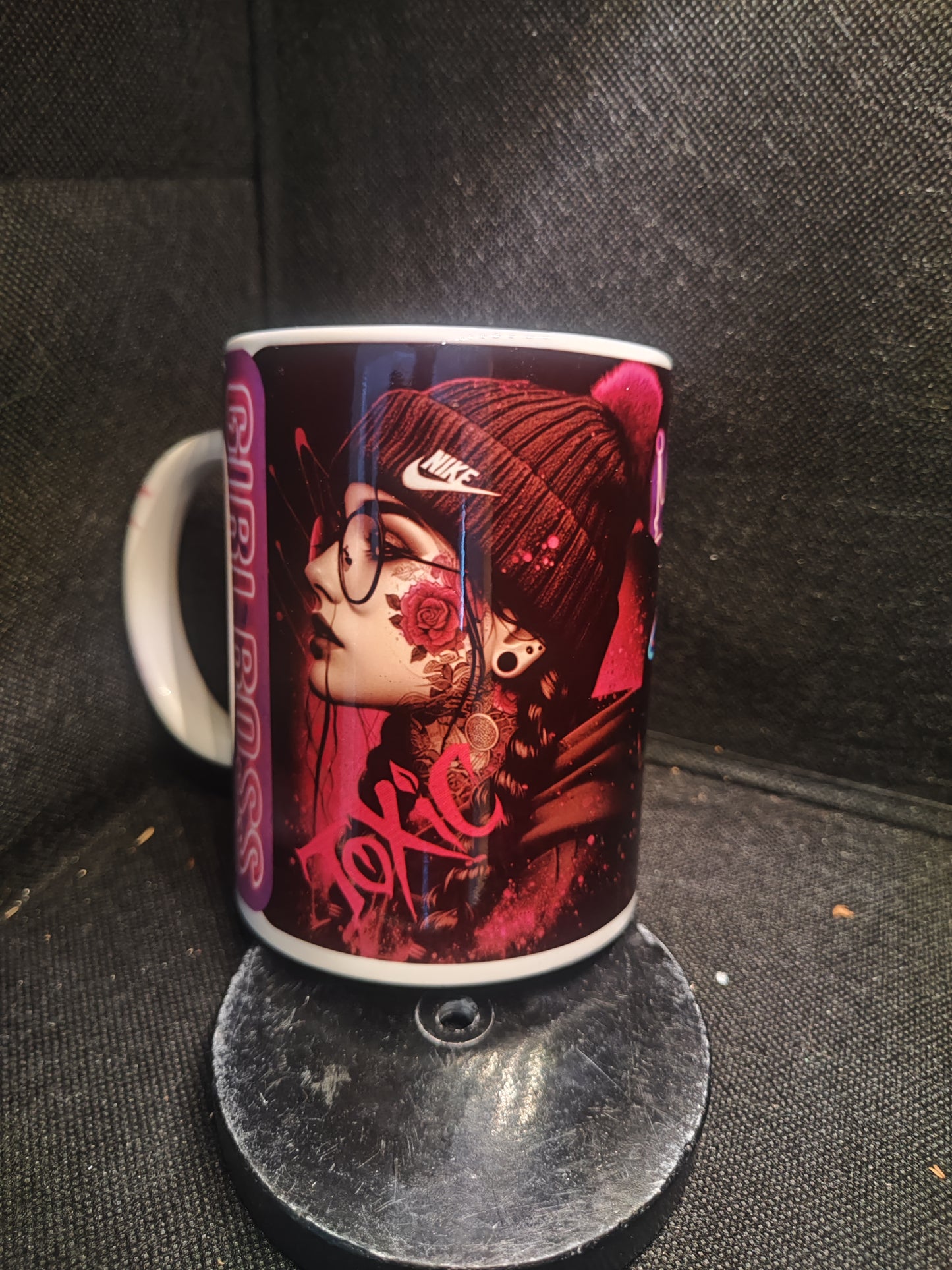 mug girl toxic
