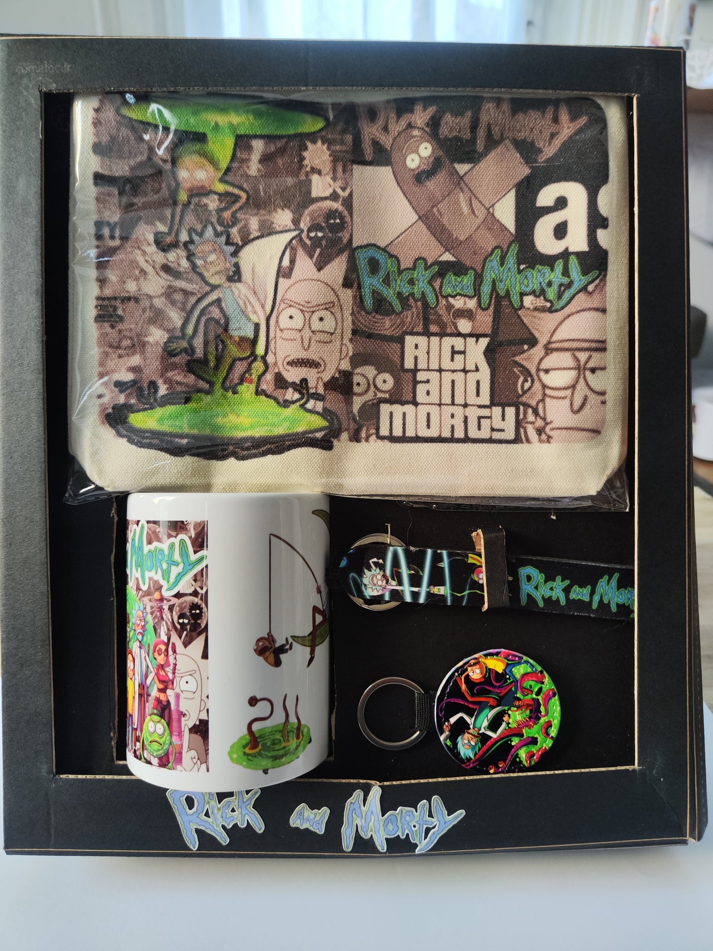 🛸 Coffret Cadeau – Rick and Morty